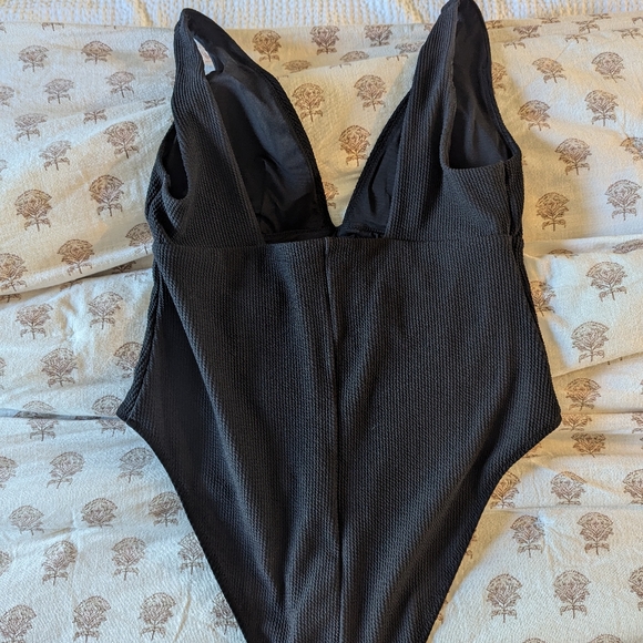 H&M Ribbed Swimsuit - Picture 4 of 4